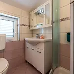 1 Bedroom Lovely In