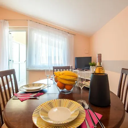 Apartman 1 Bedroom Lovely In