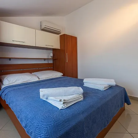 1 Bedroom Lovely In Seline