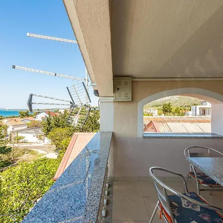Apartment 1 Bedroom Lovely In